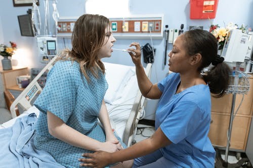 4 Specialties Available After Graduating as a Licensed Practical Nurse